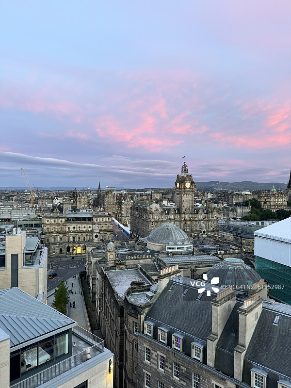 日落下的爱丁堡城堡，英国苏格兰图片素材