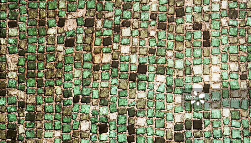 混凝土墙上各种颜色的立方体组合3D渲染图图片素材