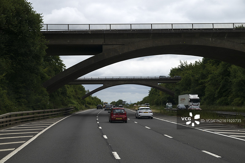 多佛附近的双桥和交通图片素材