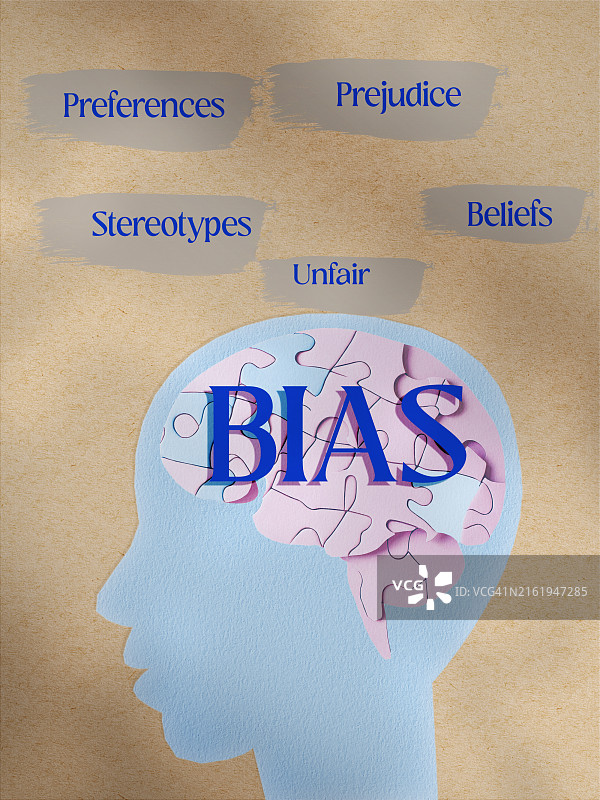 心理健康。带有偏见和事实的头部图片素材