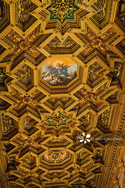 特拉斯提弗列的圣玛丽亚教堂屋顶图片素材