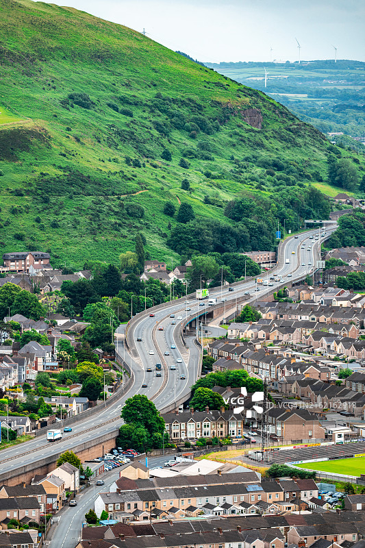 英国威尔士塔尔伯特M1高速公路上的交通景象图片素材