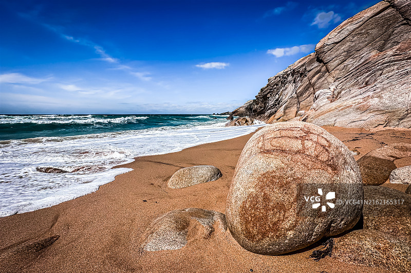 法国布列塔尼基贝隆半岛的巴拉港海滩。图片素材