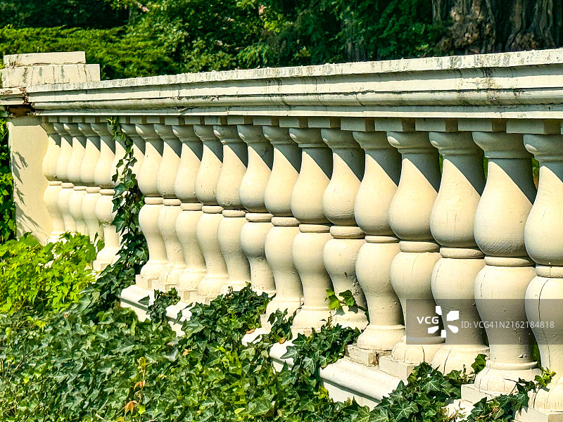 巴德学院蒙哥马利广场的石栏杆图片素材