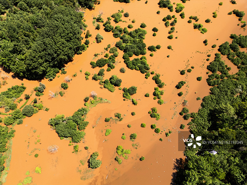 洪水破坏情况的航拍图图片素材