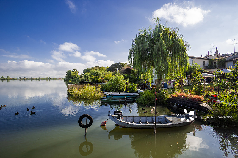 博尔戈安杰利村庄和上湖图片素材