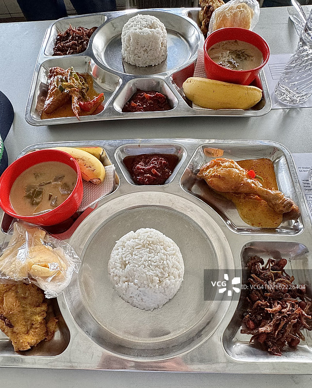 印度尼西亚工厂的午餐菜单图片素材