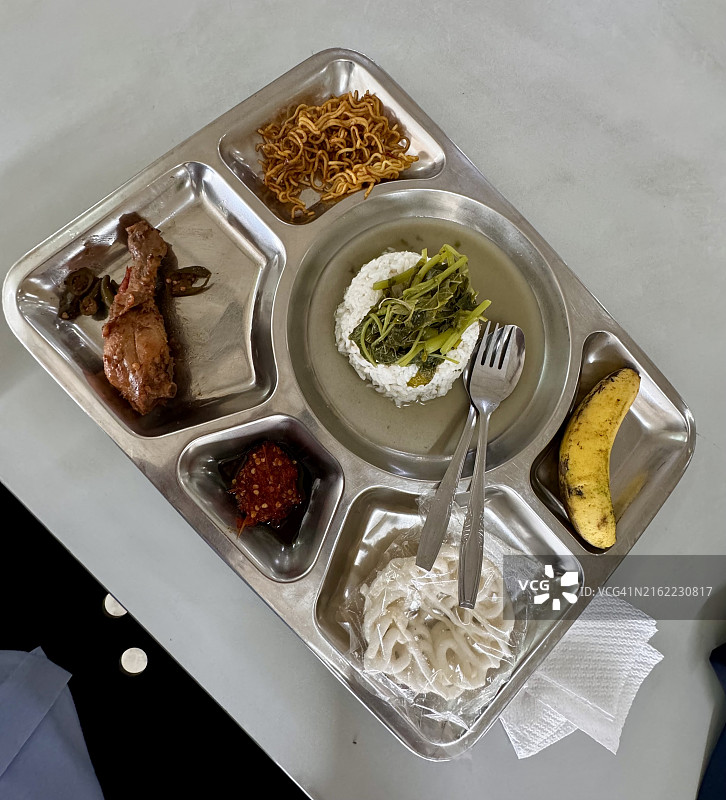 印度尼西亚工厂的午餐菜单图片素材