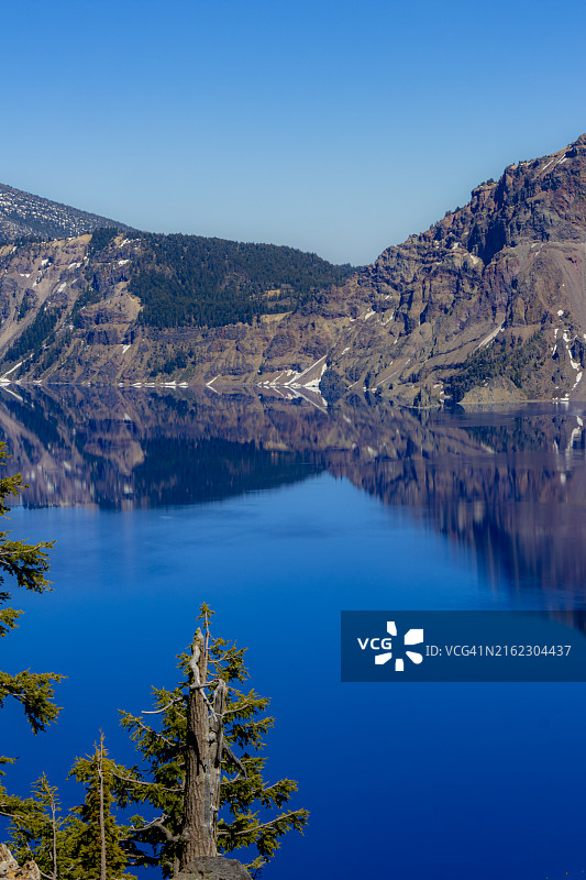 火山口湖倒影 - 俄勒冈州 004图片素材