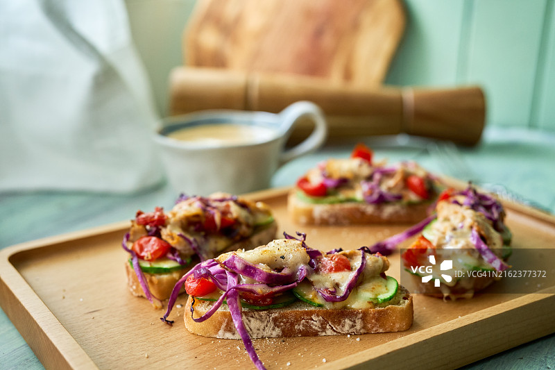 美味自制开放式早餐三明治图片素材