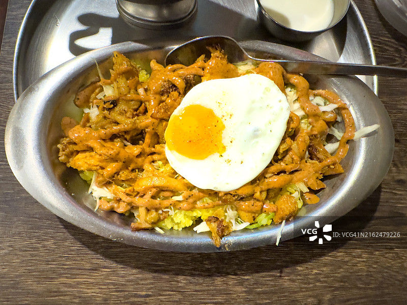 藏红花米饭鸡肉烤串图片素材