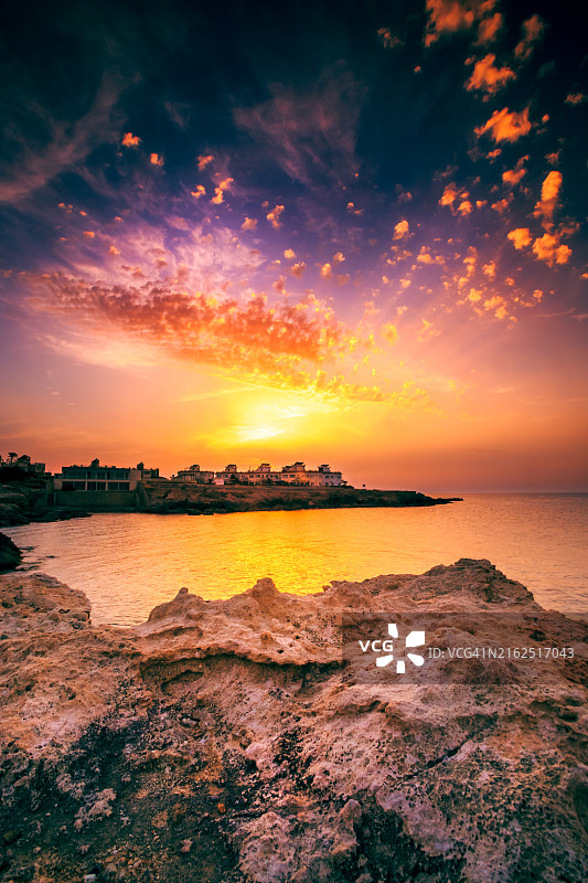 塞浦路斯凯里尼亚小镇海岸夕阳图片素材