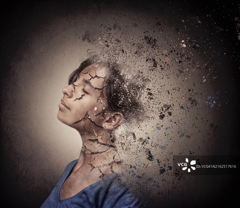 少女肖像：皮肤龟裂如沙漠景观图片素材