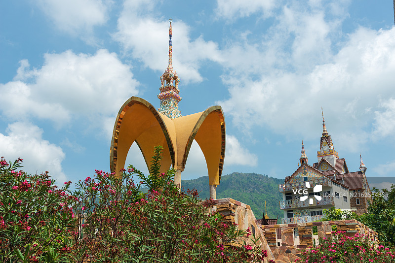 泰国碧差汶府考科县的Phra That Pha Son Kaew寺图片素材