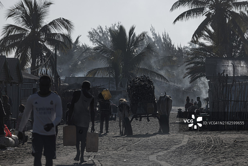 马达加斯加村庄的清晨图片素材