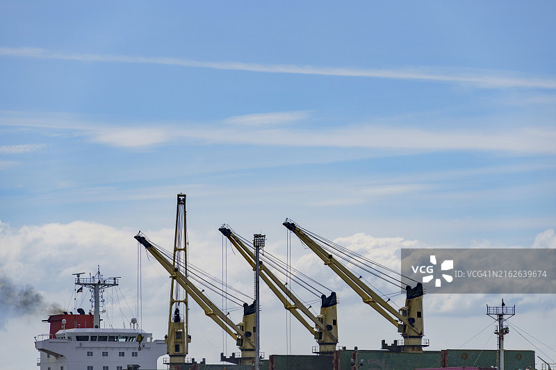 集装箱起重机特写图片素材