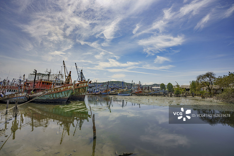 泰国宋卡府的渔船港口图片素材