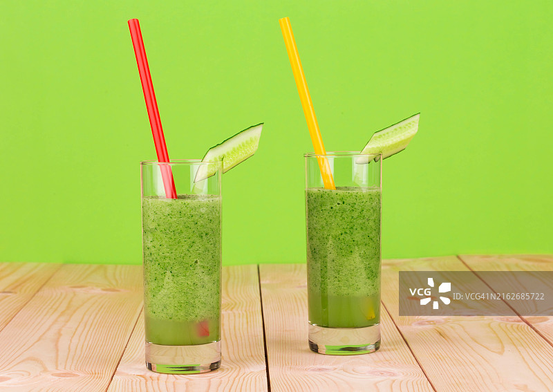 桌子上的饮料特写图片素材