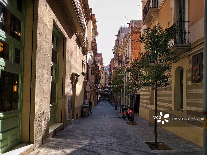 西班牙巴塞罗那的安静小巷图片素材