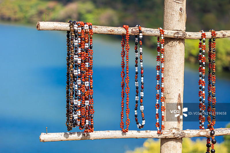 传统马达加斯加珠饰珠宝展示图片素材