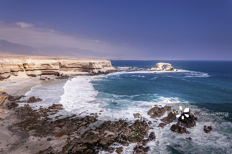 智利安托法加斯塔名为La Portada的天然拱门图片素材