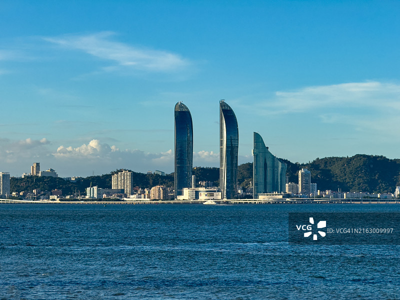 厦门城市地标双子塔天际线图片素材