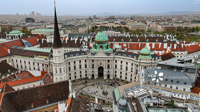 维也纳圣米歇尔广场及霍夫堡宫航拍图片素材