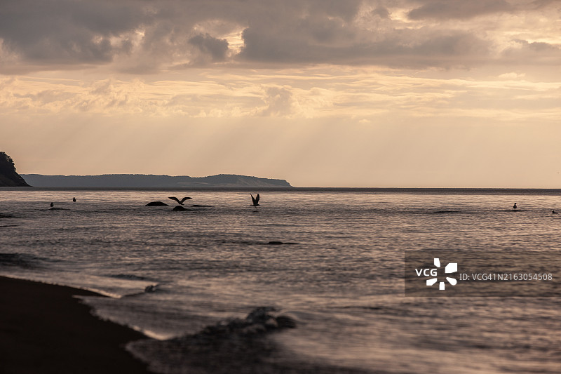 美国密歇根州诺斯波特日落时分的海景图片素材