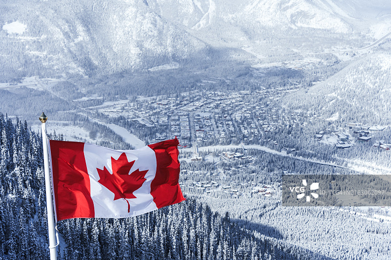 班夫镇和加拿大国旗图片素材