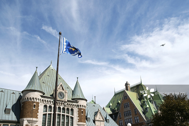 阴天下的魁北克市铁路和巴士站图片素材