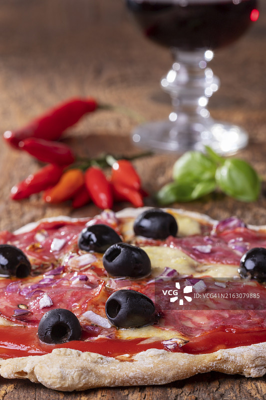 披萨与葡萄酒图片素材