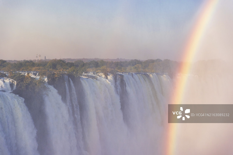 津巴布韦维多利亚瀑布傍晚彩虹特写图片素材