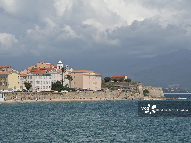 科西嘉岛阿雅克肖的海岸线城市风光图片素材