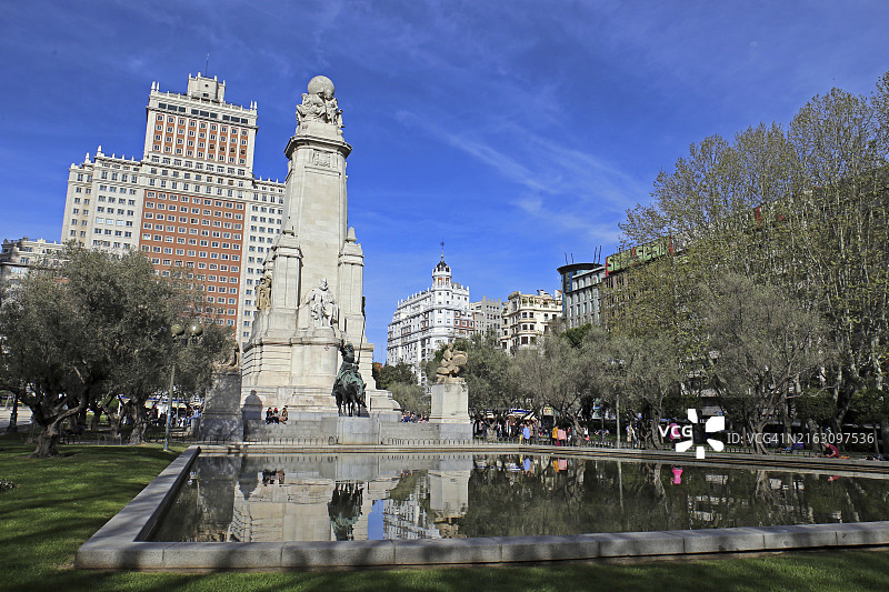 带有堂吉诃德的西班牙广场图片素材