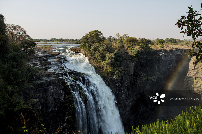 津巴布韦利文斯顿附近的维多利亚瀑布（又名莫西奥图尼亚瀑布）图片素材