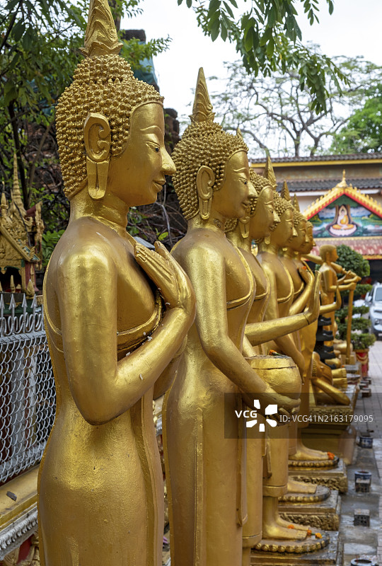 老挝万象西蒙寺的佛像图片素材