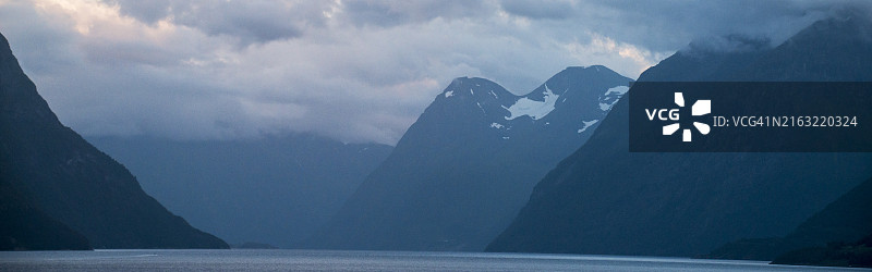 挪威峡湾日出图片素材