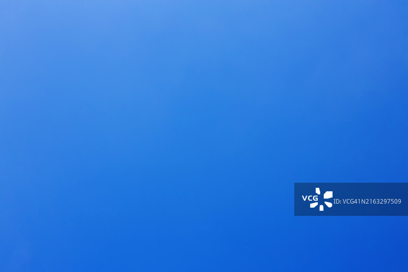 晴朗的蓝天图片素材