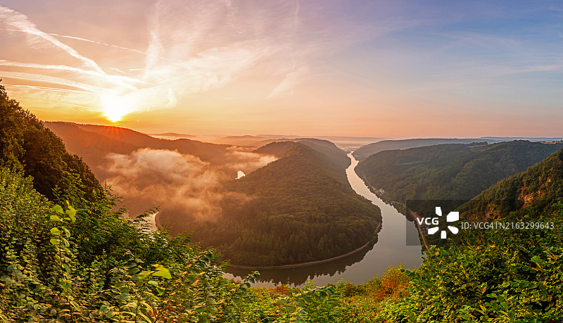 德国萨尔河湾日落图片素材
