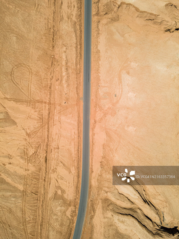 沙漠公路图片素材