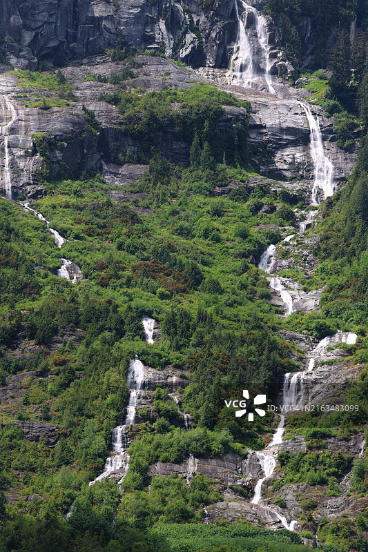 斯托里峰冰盖瀑布 - 森林流图片素材