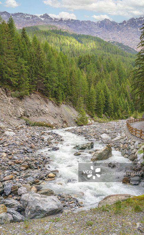 泽布鲁山谷图片素材