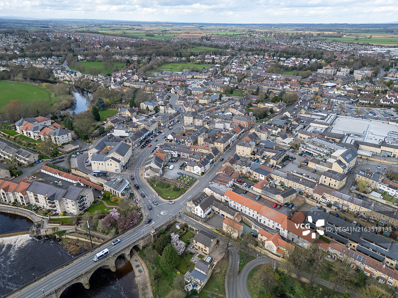 英国西约克郡韦瑟比集镇鸟瞰图图片素材