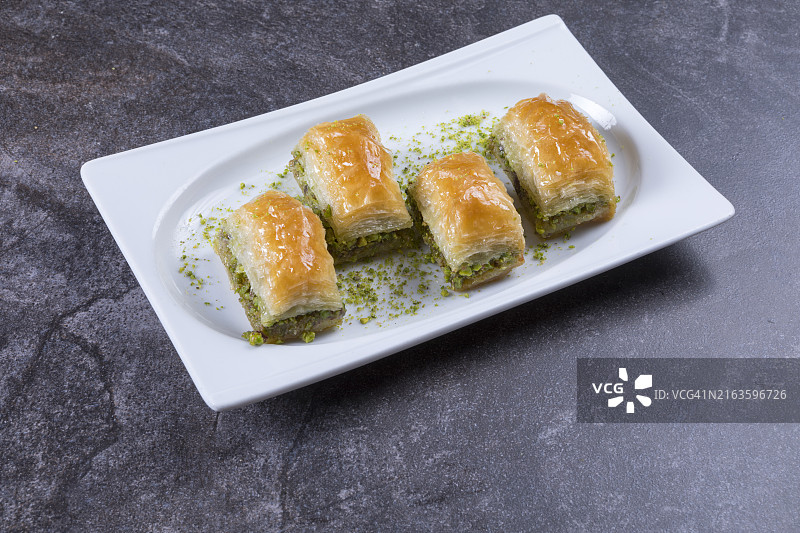 方形开心果果仁蜜饼图片素材