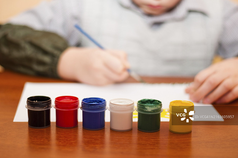 儿童画画图片素材