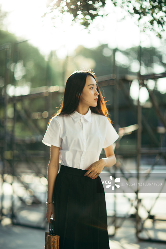 漂亮的大学校园学生图片素材