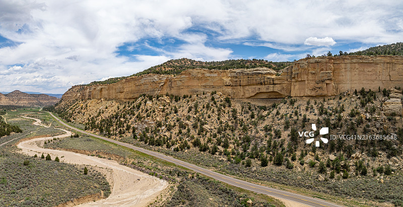 美国犹他州12号风景道和亨利维尔小溪图片素材