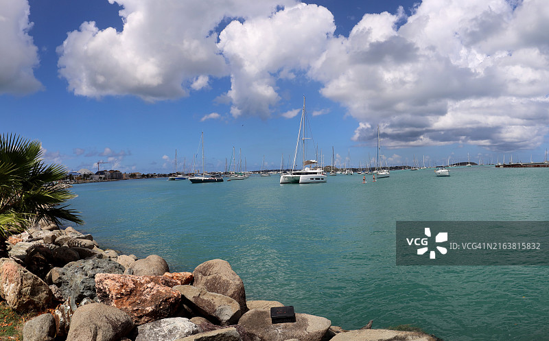 圣马丁游艇停泊处海景全景图片素材