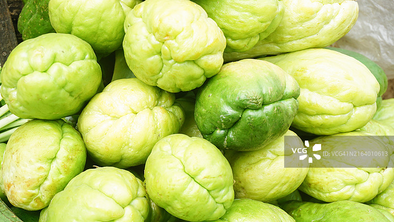 成堆的绿色新鲜佛手瓜图片素材
