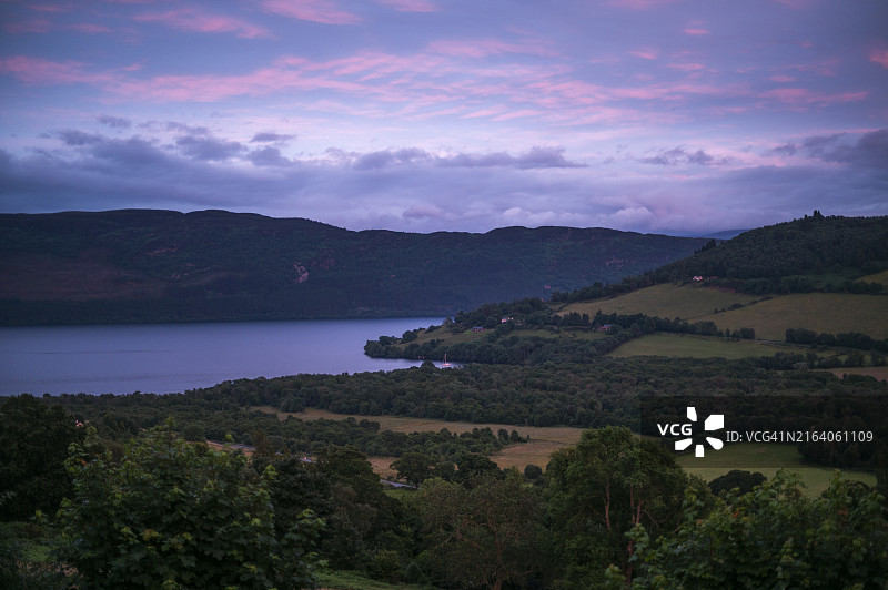 苏格兰尼斯湖日落图片素材